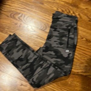 Gap kids camo sweatpants